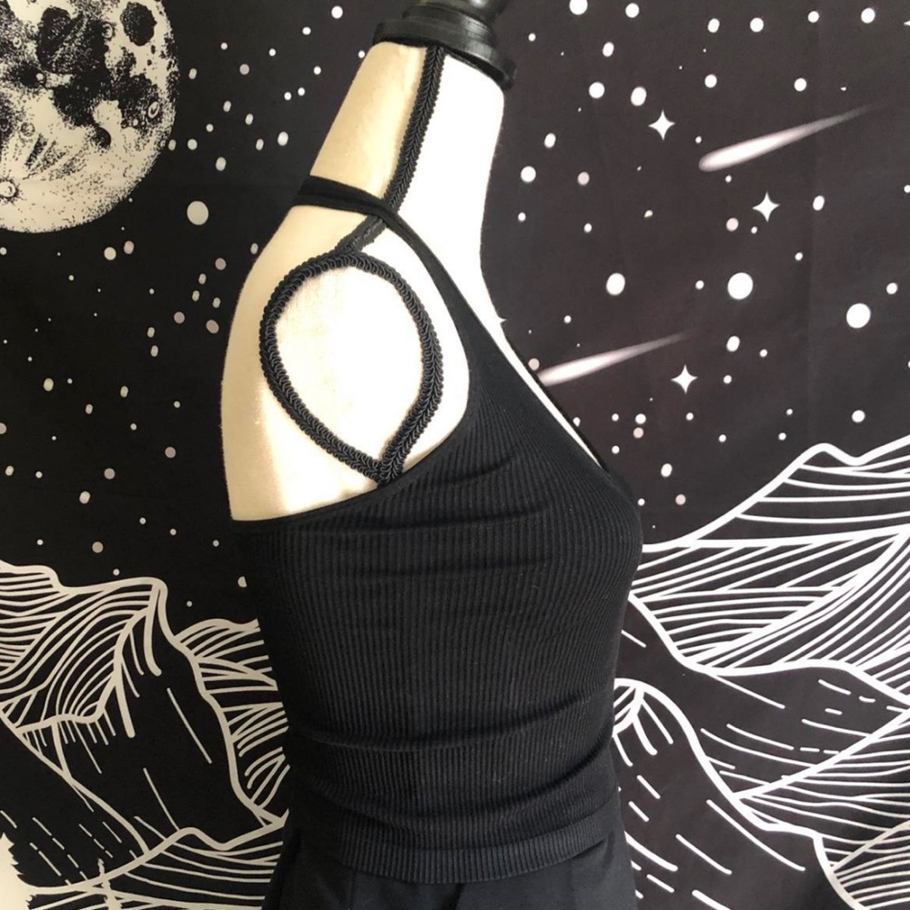 Black Ribbed Halter Top - Picture 2 of 4